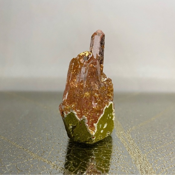 [❌]  Light pink crystal cluster with gold flakes inside 💖 - Picture 9 of 16